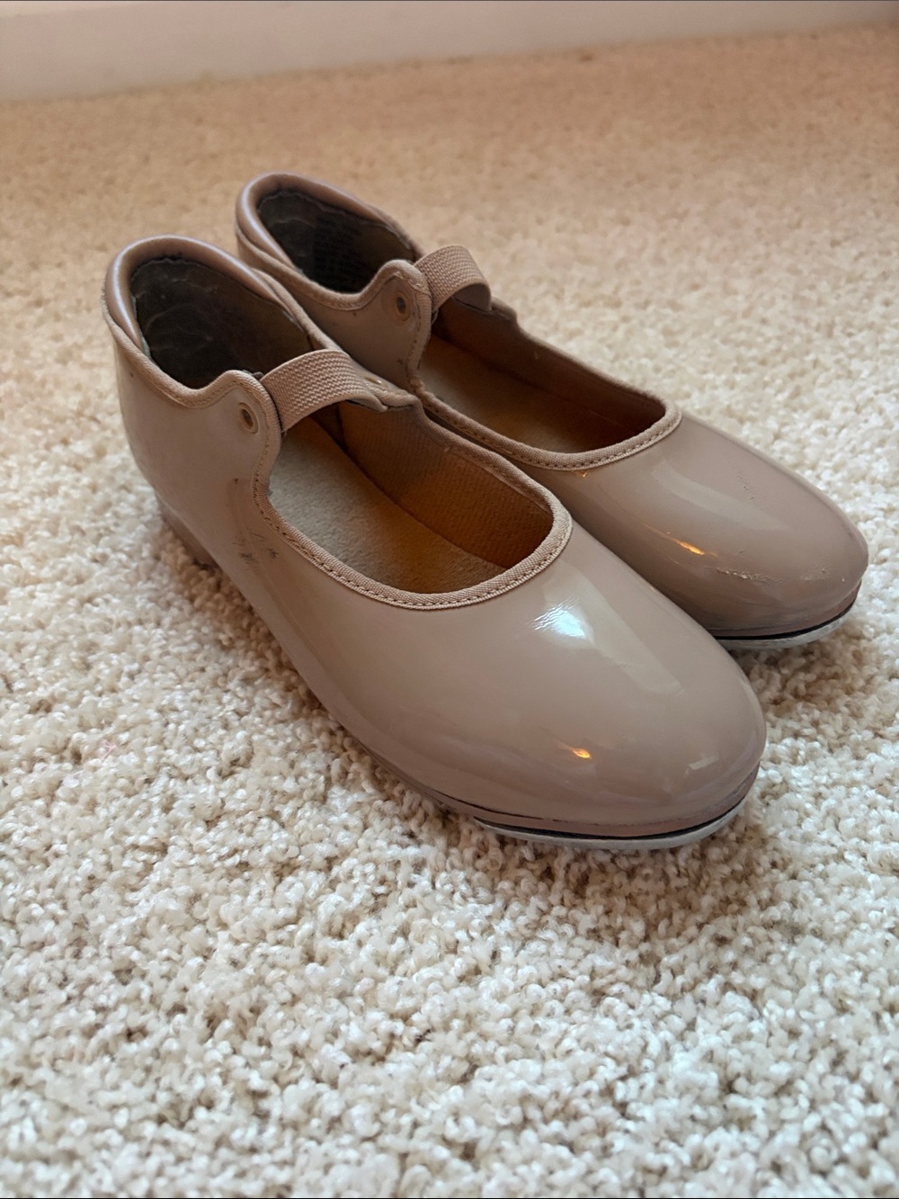 Girls' Patent Tap Shoes in Taupe